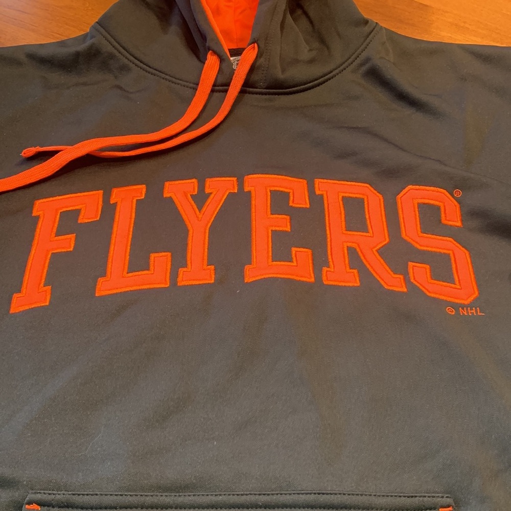 *NWT* Men’s NHL Flyers Hoodie - Picture 2 of 7